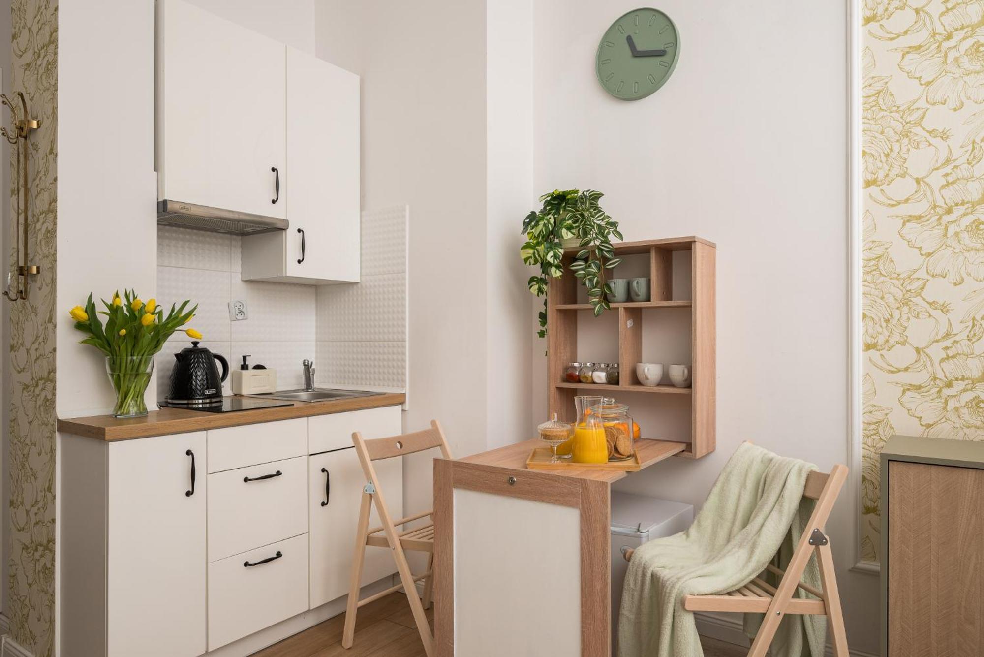 Green Oasis Charming Loft In A Historic Warsaw Tenement House 900 M From Central Station エクステリア 写真